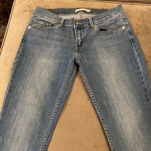 Levi’s 524 Skinny Size 7 Like New